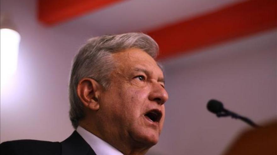 Según una encuesta de BGC-Excelsior, López Obrador encabeza la carrera con un 26% de las preferencias electorales. (EFE)