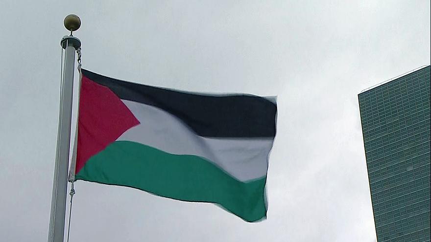 Bandera palestina ondeando en la sede de Naciones Unidas por primera vez. (ONU)