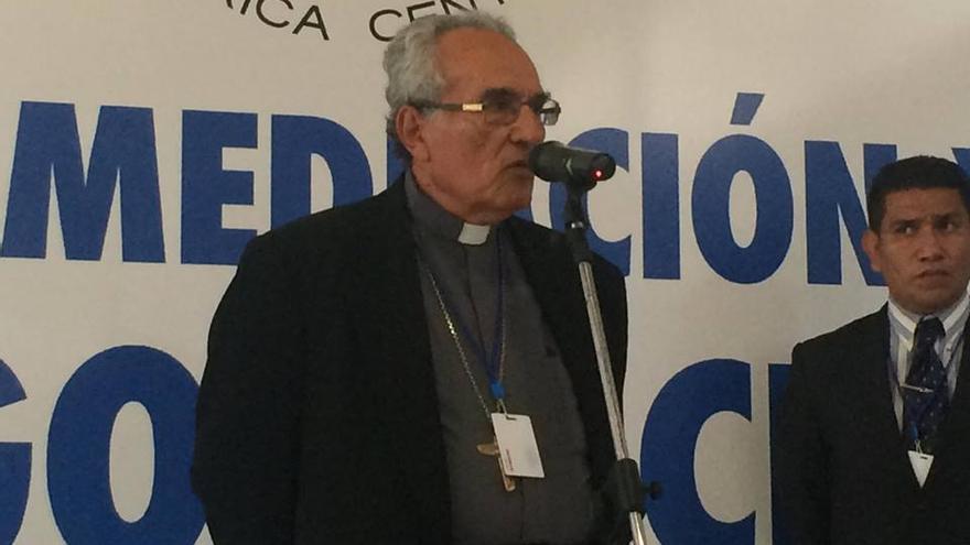 Bosco Vivas, obispo de León, en una conferencia de prensa tras la mesa de diálogo el pasado lunes. (CENNicaragua)