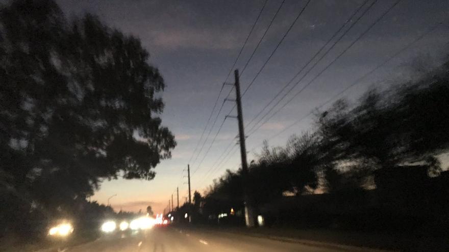 Buena parte del alumbrado público del condado de Miami Dade está a oscuras. (14ymedio)