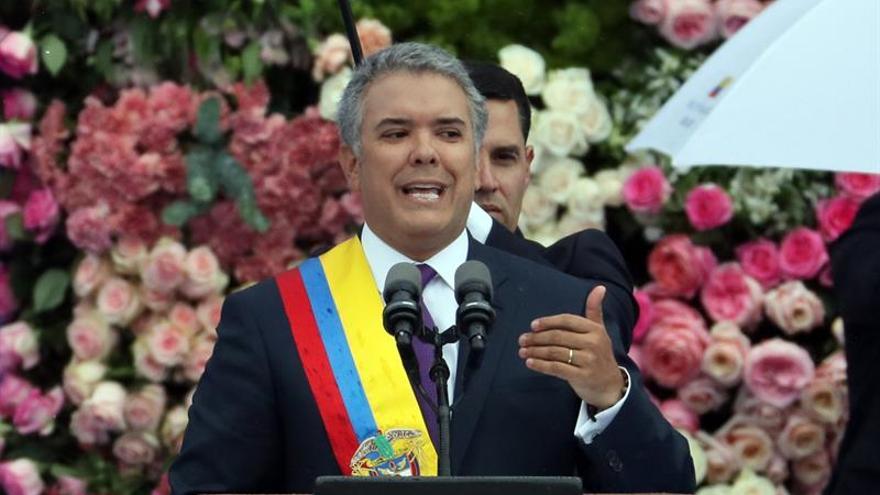 El presidente de Colombia, Iván Duque, dio su primer discurso desde la Plaza de Bolívar de Bogotá. (EFE/Mauricio Dueñas Castañeda)