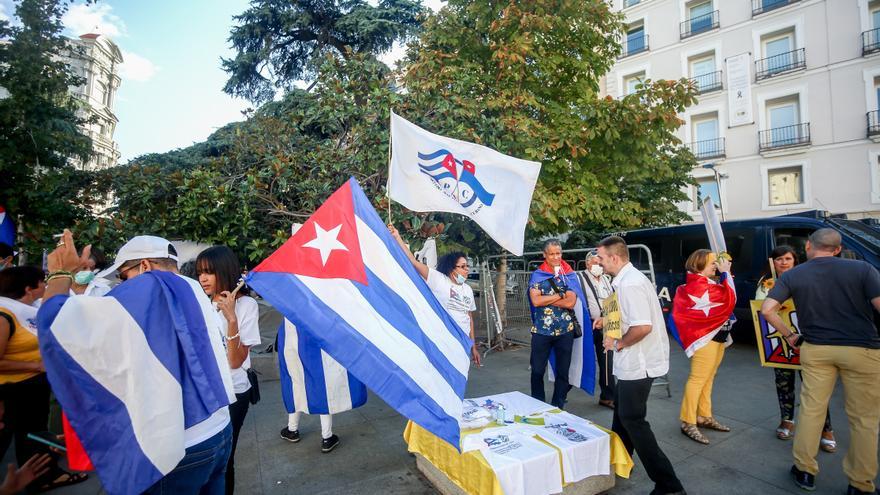 Concentración contra el Gobierno cubano frente al Congreso de los Diputados, el pasado 8 de septiembre, en Madrid (España). (Europa Press)
