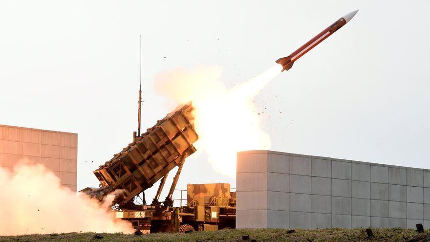 Foto proporcionada por el Estado Mayor Conjunto de la República de Corea muestra a Corea del Sur y Estados Unidos realizando simulacros conjuntos de lanzamiento de misiles en una demostración. (EFE)