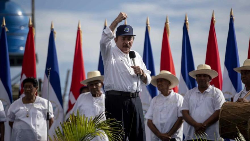 Daniel Ortega hablando durante un recorrido para conmemorar el 40 aniversario del "repliegue táctico", en Masaya, Nicaragua, el 6 de julio de 2019. (EFE/Jorge Torres)