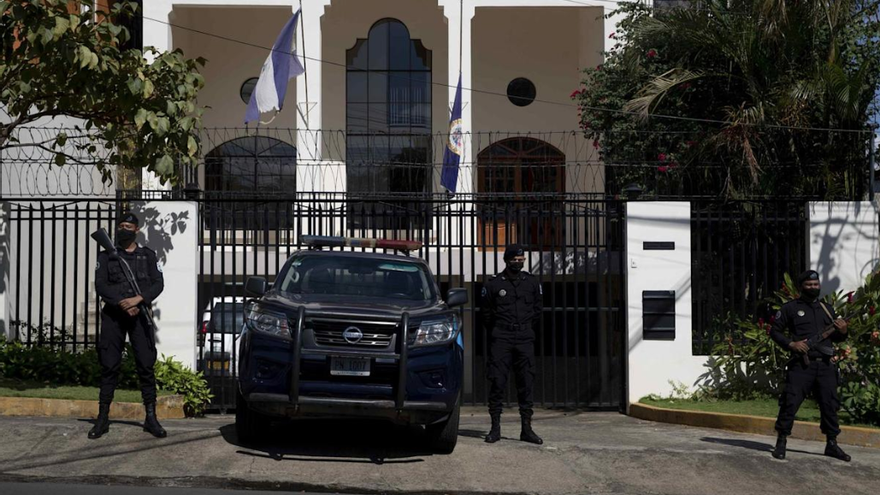 El régimen de Daniel Ortega ordenó el martes declarar “de utilidad pública” el lugar, de 296,1 metros cuadrados y situado en una exclusiva zona de la capital, tras la expulsión de la OEA del país. (EFE)
