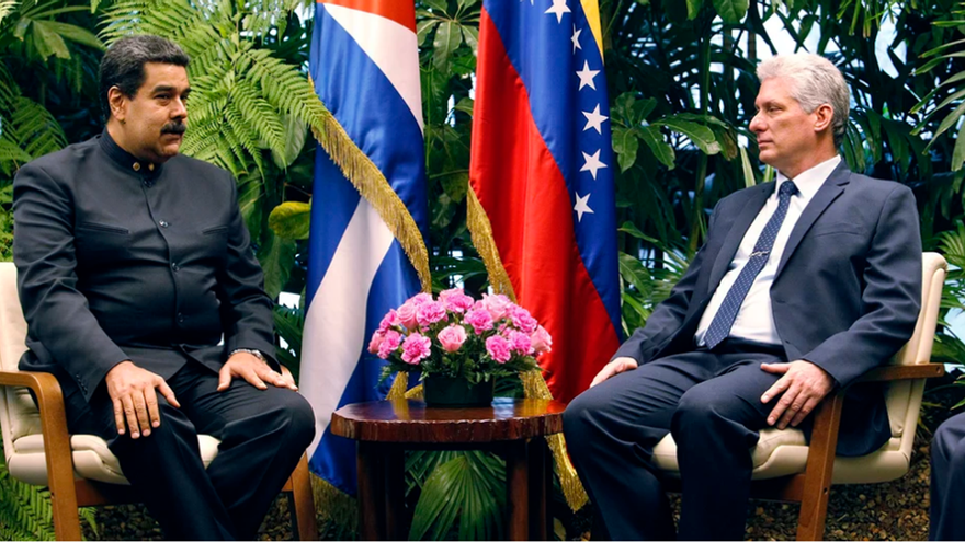 El presidente cubano Miguel Díaz-Canel con Nicolás Maduro en La Habana. (EFE/Archivo)