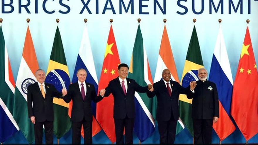 Foto de familia de la Cumbre de los BRICS este 2017 en China. (PMOIndia)