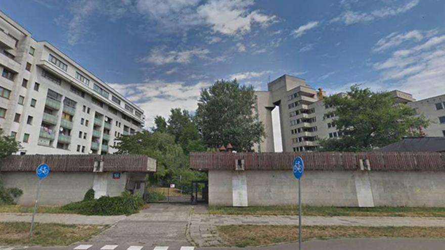 Una captura de pantalla de la vista que ofrece Google Street del complejo de edificios conocido como "el nido de espías". (Captura)
