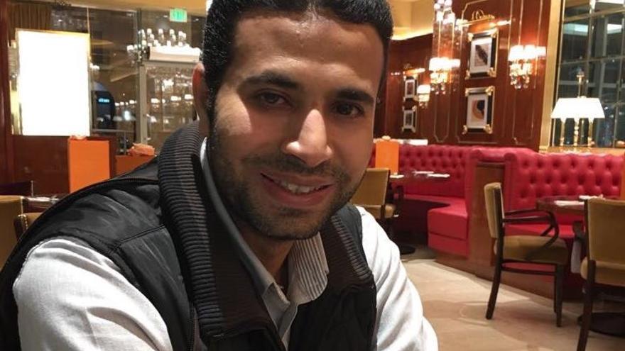 El periodista egipcio Hisham Abdel Aziz, corresponsal de la cadena Al Yazira. (Twitter/@samira_eltaher)
