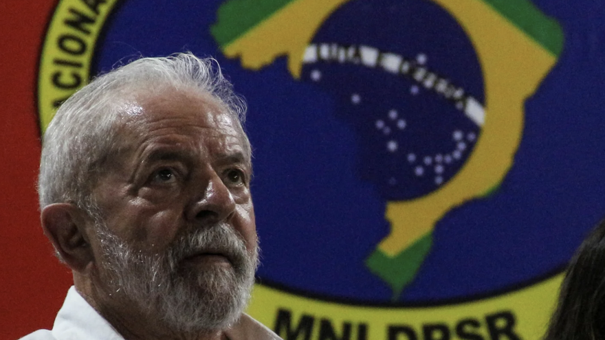 Imagen de archivo del expresidente y precandidato a las próximas elecciones de 2022 en Brasil, Luiz Inacio 'Lula' da Silva. (EFE/Carlos Meneses)