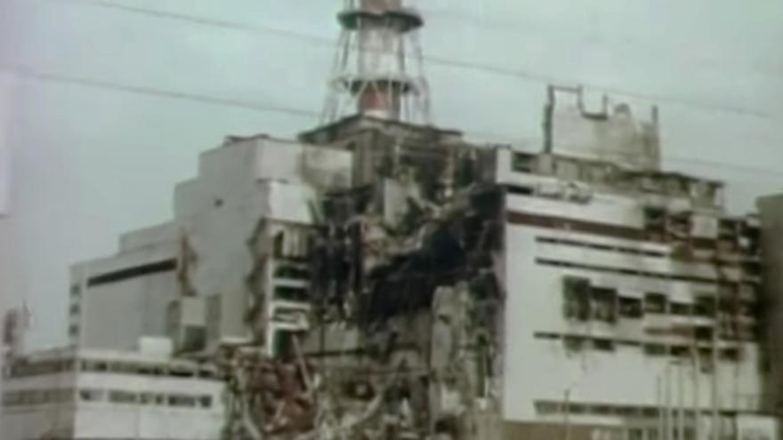 Imagen de los daños causados por una explosión en Chernóbil. (Captura)