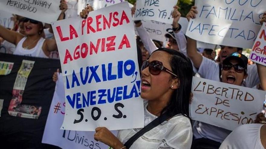 Imagen de archivo de una protesta de periodistas en Caracas. (EFE)