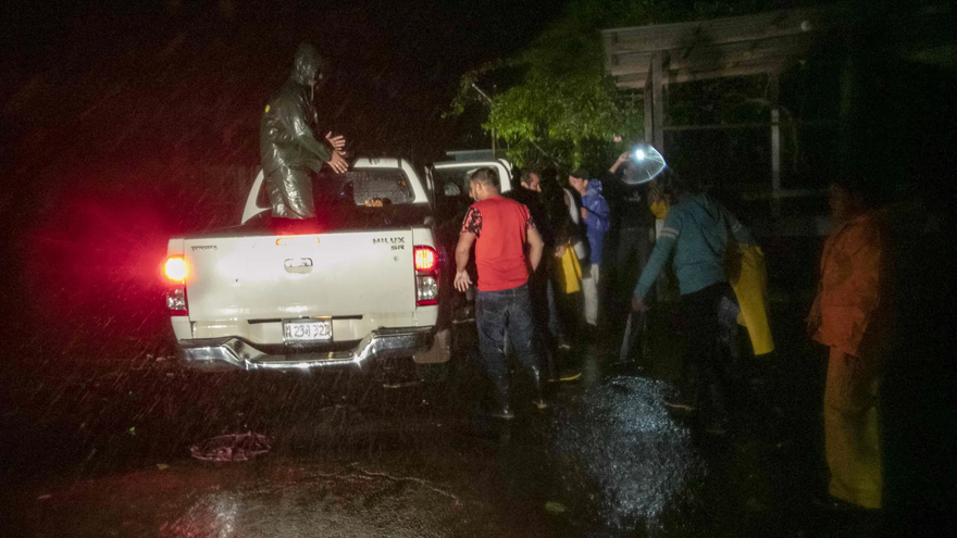 A pesar de que Julia abandonó Nicaragua la tarde de este domingo, las autoridades locales creen que el riesgo de desastres ha aumentado. (EFE)