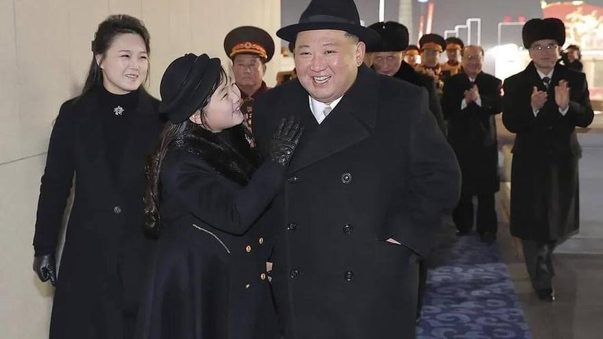 La hija de Kim ha aparecido a su lado públicamente en varias ocasiones desde noviembre de 2022. (Twitter)