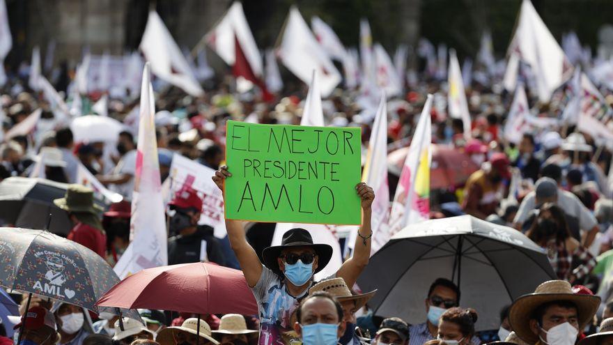 López Obrador festejó que este 1 de diciembre cumplía tres años en el poder con un evento masivo en el Zócalo al que llegaron 150.000 personas, (EFE)