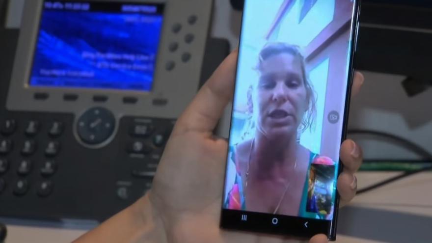 María del Carmen, familiar de un balsero desaparecido, evidenció a un presunto estafador que la contactó a través de una llamada telefónica. (Captura)