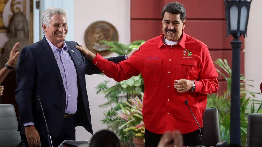 El gobernante cubano, Miguel Díaz-Canel, junto a su homólogo venezolano, Nicolás Maduro. (EFE)