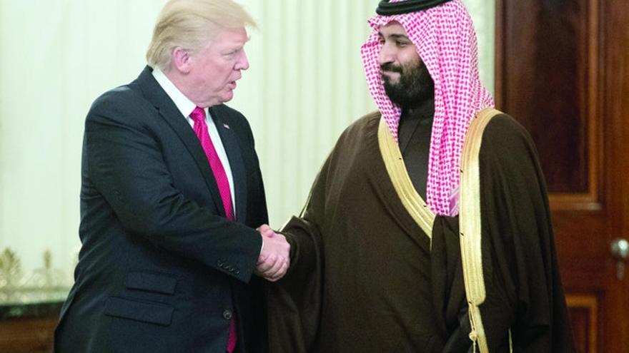 Mohamed bin Salmán negó en conversación telefónica a Donald Trump que tuviera algo que ver con el asesinato de Khashoggi. (EFE)