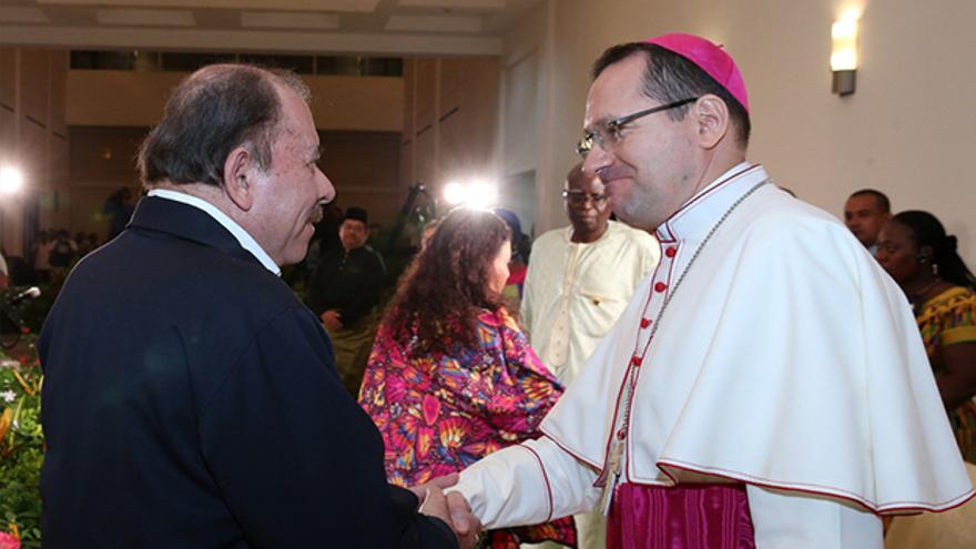 El nuncio polaco llegó a Nicaragua en 2018, año del estallido de la crisis en ese país centroamericano. (Tomado de presidencia de Nicaragua)