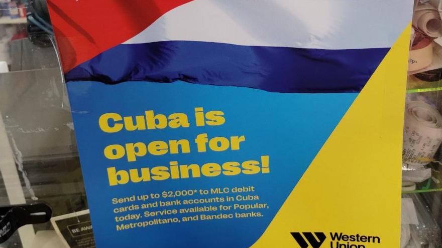 Oficina de Western Union en Miami con el polémico cartel. (14ymedio)