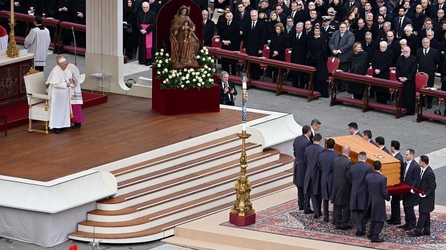Funeral de Joseph Ratzinger, papa emérito Benedicto XVI, este jueves en Ciudada del Vaticano. EFE/EPA/ETTORE FERRARI