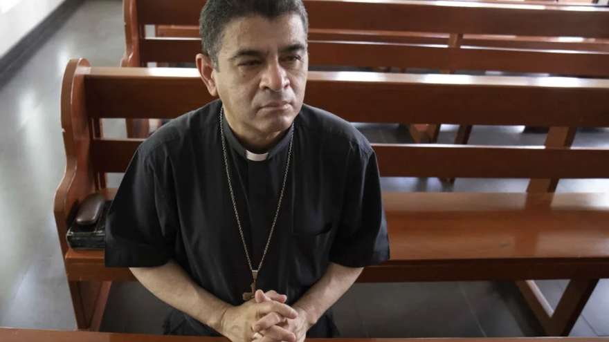  El obispo nicaragüense Rolando Álvarez, a quien el régimen de Daniel Ortega tiene retenido desde el pasado 4 de agosto. (EFE/Jorge Torres)