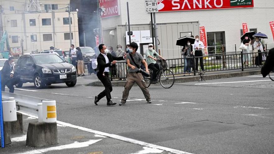 Tetsuya Yamagami, un exmiembro de las Fuerzas Marítimas de Autodefensa, fue detenido tras el ataque. (Captura)