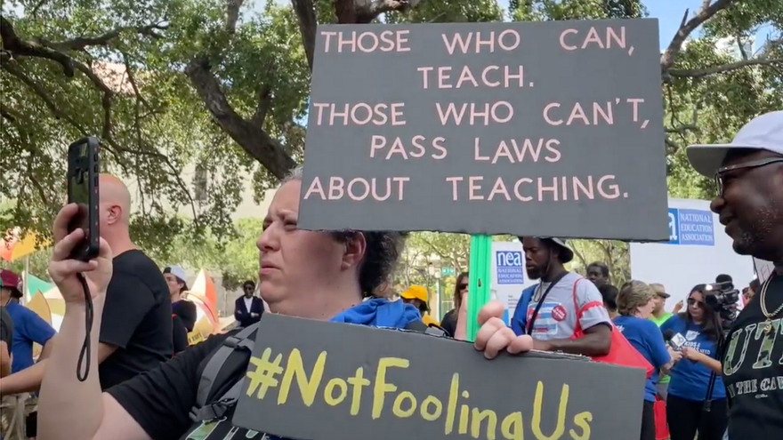 En las últimas semanas ha habido protestas en las Universidades de Florida contra algunas de las medidas del gobernador Ron DeSantis. (Clavel Rangel)