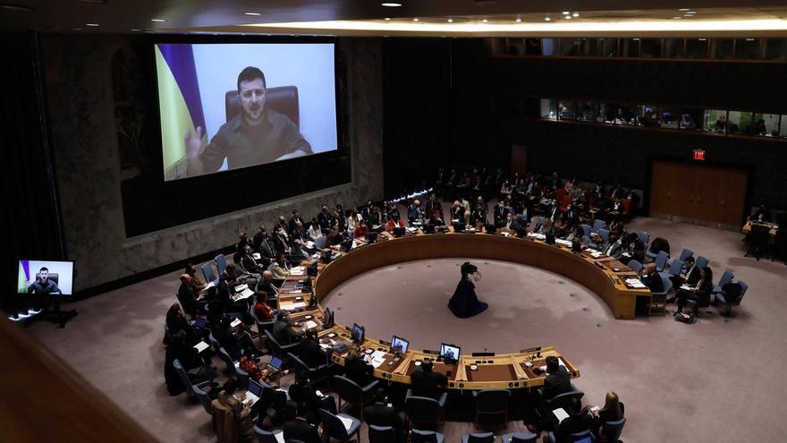 El presidente de Ucrania, Volodímir Zelenski, este 5 de abril de 2022, ante el Consejo de Seguridad de la ONU. (EFE/Peter Foley)