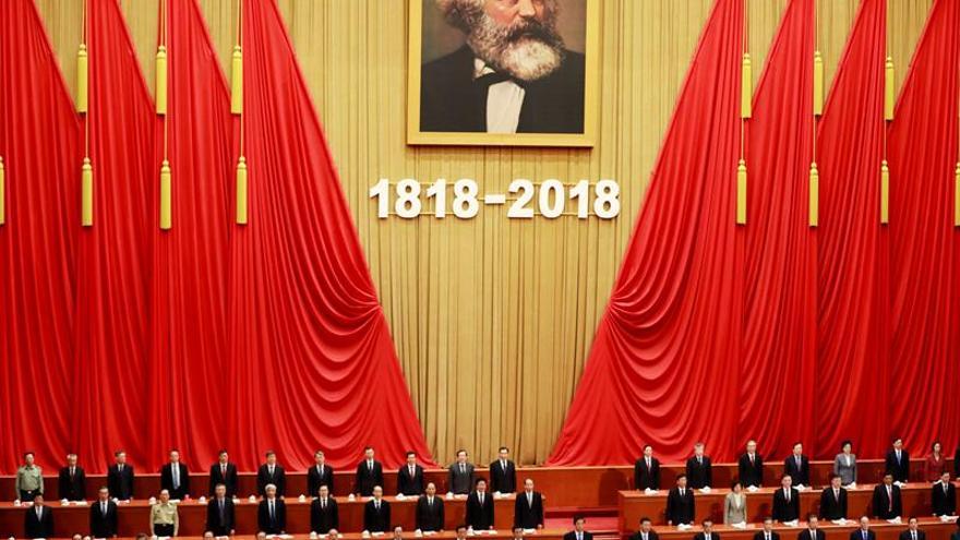 El presidente chino, Xi Jinping, durante el evento para celebrar el aniversario número 200 del nacimiento del filósofo alemán Karl Marx. (EFE)