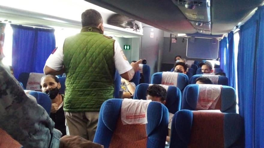 Este martes fueron detenidos 17 cubanos en la terminal principal de omnibuses de Puebla. (INM) 