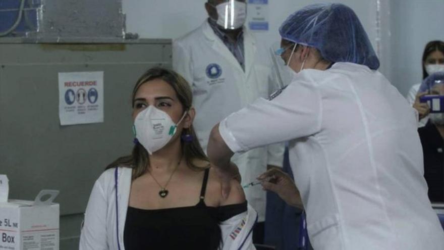 Las estadísticas sobre contagios en Venezuela, confirman que la pandemia no está controlada y el plan de vacunación es endeble. (Captura)