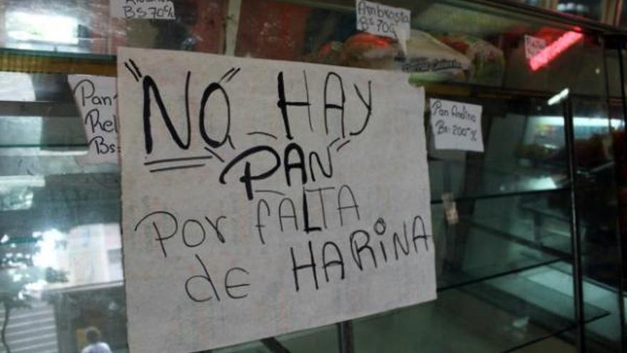 Los productos básicos que escasean en Venezuela se venden de forma ilegal en el mercado negro de Petare. (Twitter)