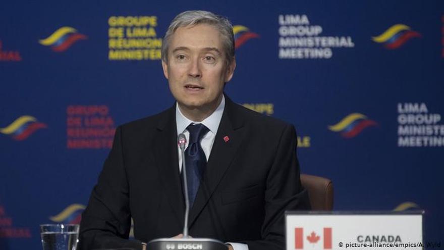 El representante canadiense tuvo problemas para explicar por qué no pide elecciones libres en Cuba y sí en Venezuela. 