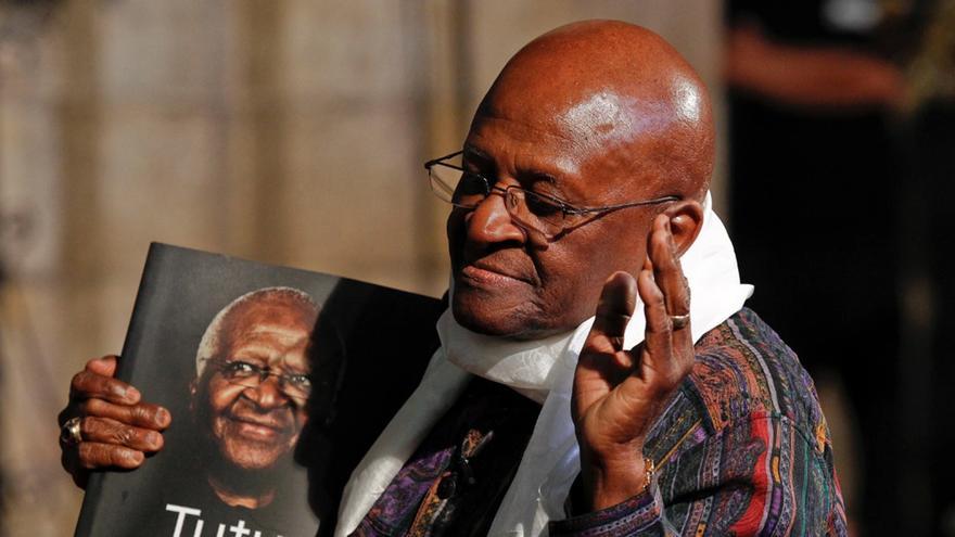 El arzobispo emérito sudafricano Desmond Tutu fue un destacado defensor de los derechos humanos. (EFE)