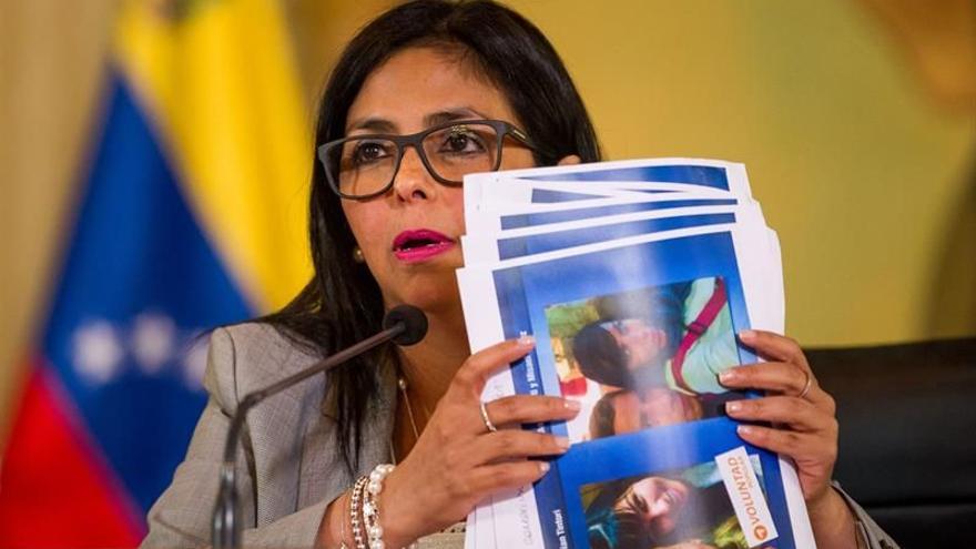 La canciller venezolana, Delcy Rodríguez, habla en una rueda de prensa en Caracas. (EFE)