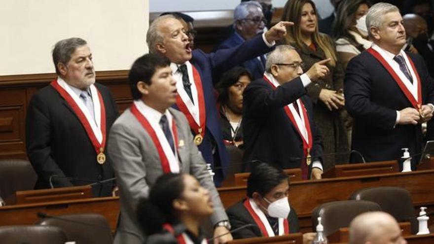 Hay numerosos partidos (14) en un Congreso o Parlamento unicameral que cuenta con 130 miembros de acuerdo con la Constitución vigente en Perú desde 1993. (Jorge Cerdan/Perú21)