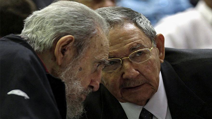 Fidel y Raúl Castro en una aparición pública en La Habana, Cuba. (Ismael Francisco/Cubadebate)
