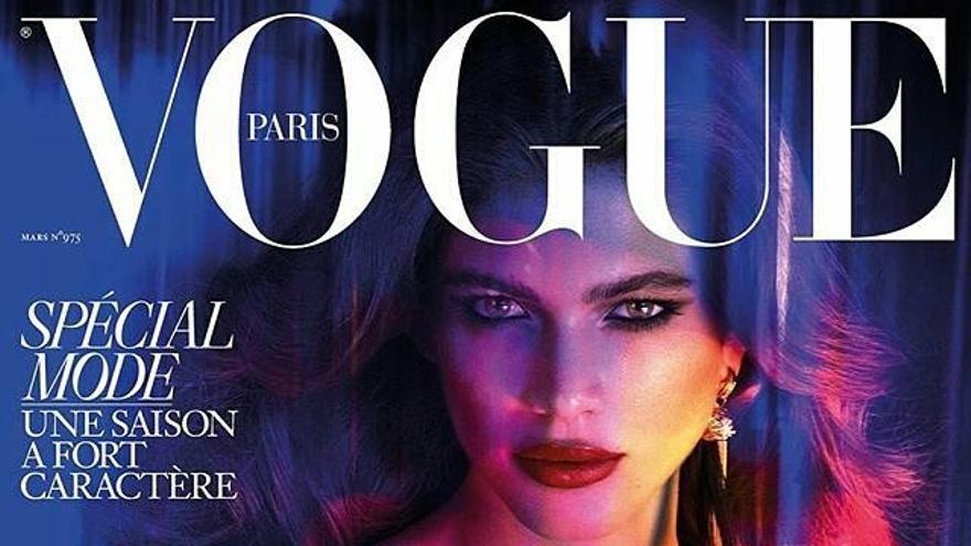 La modelo transexual brasileña, Valentina Sampaio, en la portada de la revista Vogue. (Facebook)