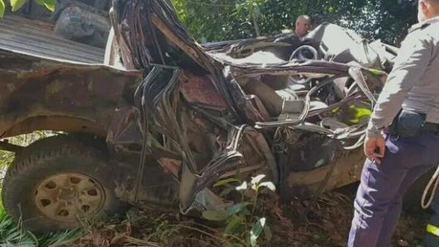 Los cinco pasajeros del vehículo fallecieron, tres de ellos en el acto y los otros dos en el hospital. (Camilo Velazco)