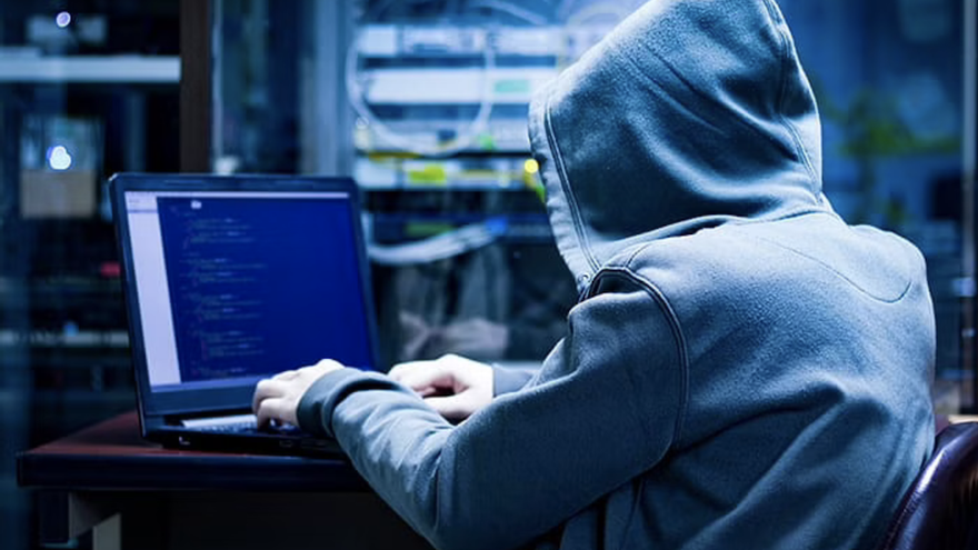 Es indispensable que cualquier persona aprenda cómo proteger su computadora de los hackers o piratas informáticos